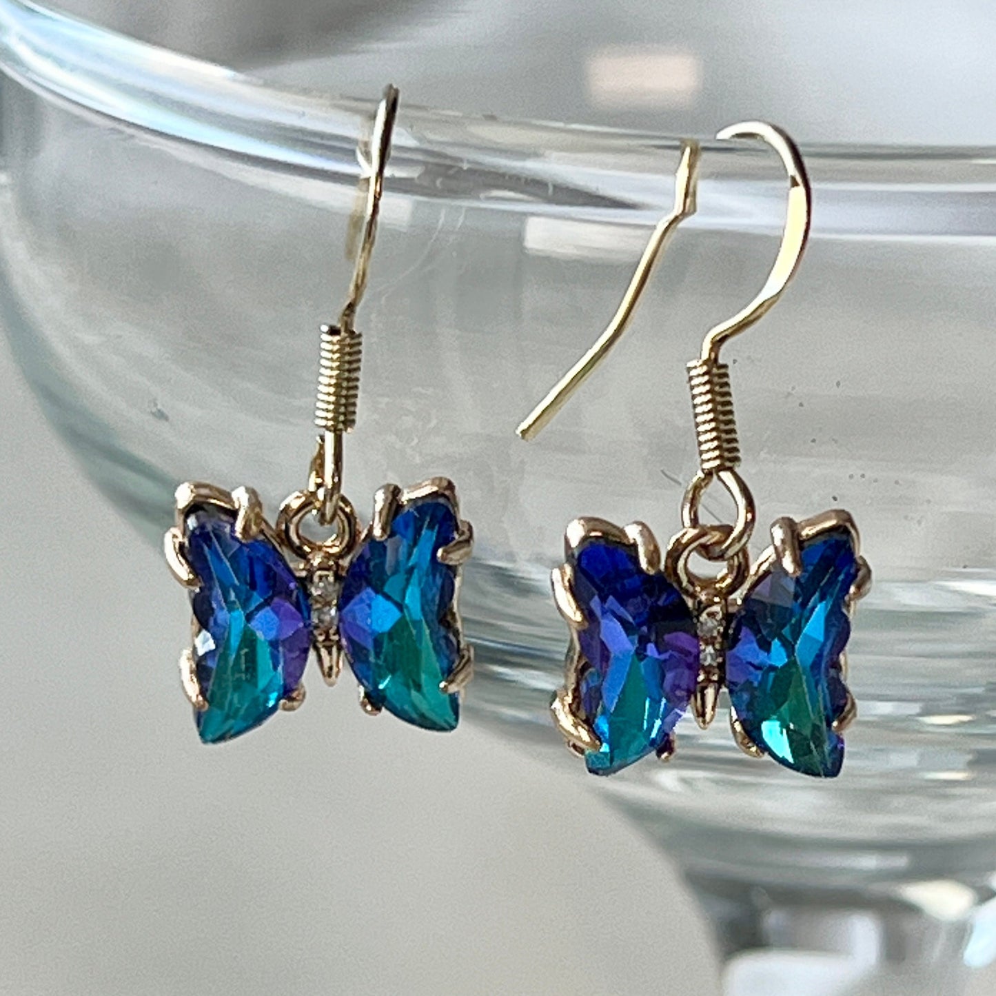 Handmade Earrings/Vintage-Style Earrings/Vintage Mesh/Gold Necklace Stainless Steel Waterproof Anti tarnish Gold Jewelry/Microset//Diamond Earrings/ Heart Jewelry/ Princess Collection/ Anniversary Gift/ good luck gifts/ gift for her