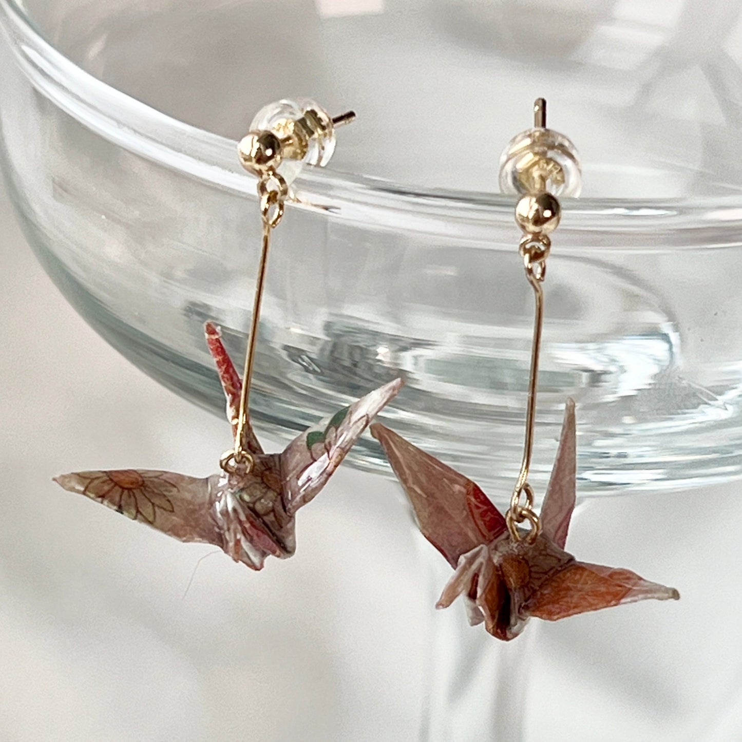 Handmade Earrings/ Vintage-Style Origami Paper Crane Earring/ 14k Gold Shape Vintage Mesh Earring/ Gold Earring Stainless Steel Waterproof Anti Tarnish Gold Jewelry/ Good Luck Gifts/ Gift for Her/ Good Fortune/ Kyoto Yuzen Washi