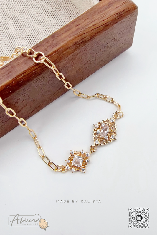Baroque Reverie Bracelet in 14K Gold with Clear White Zircon