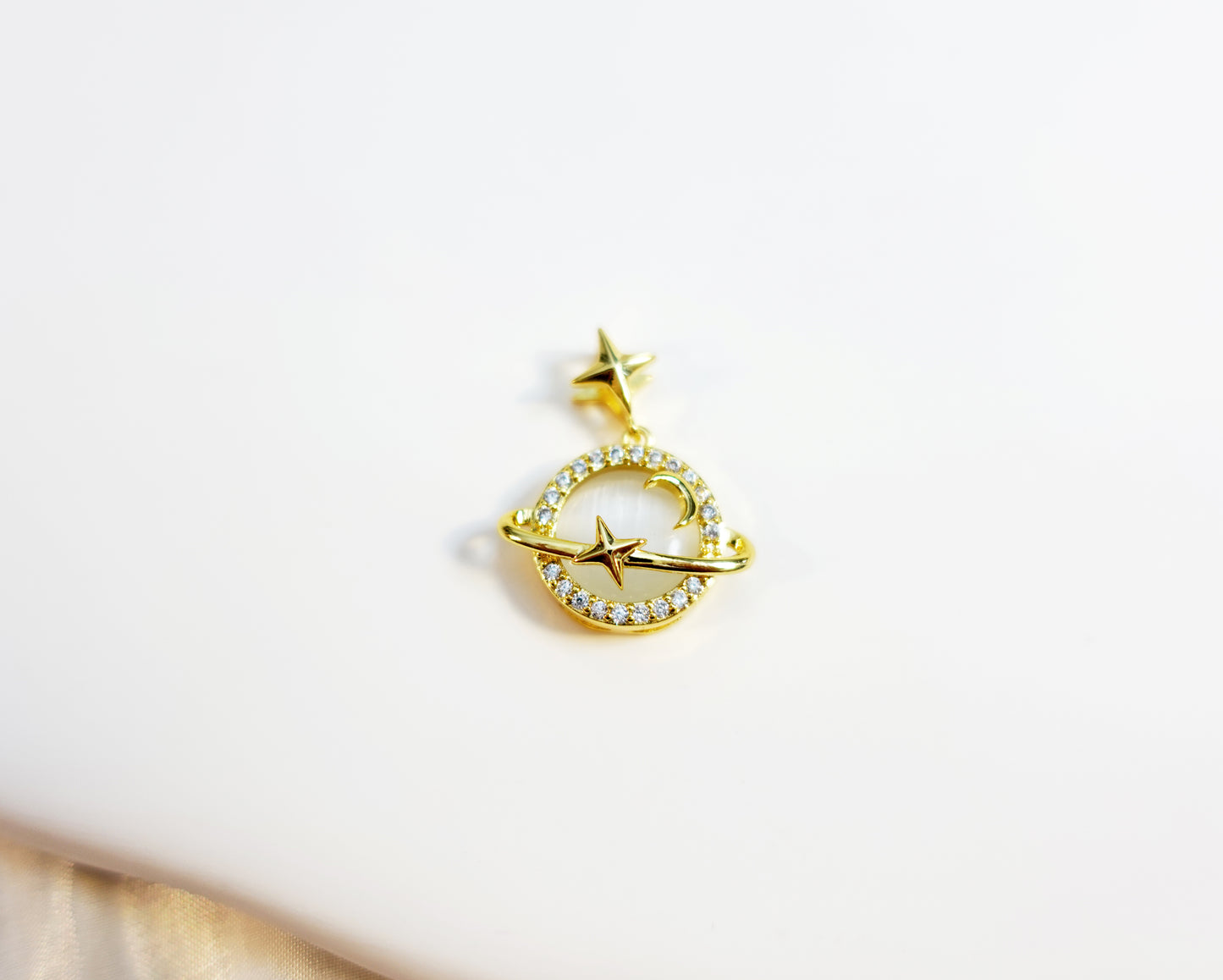 Mother of pearl Star Planet Pendant