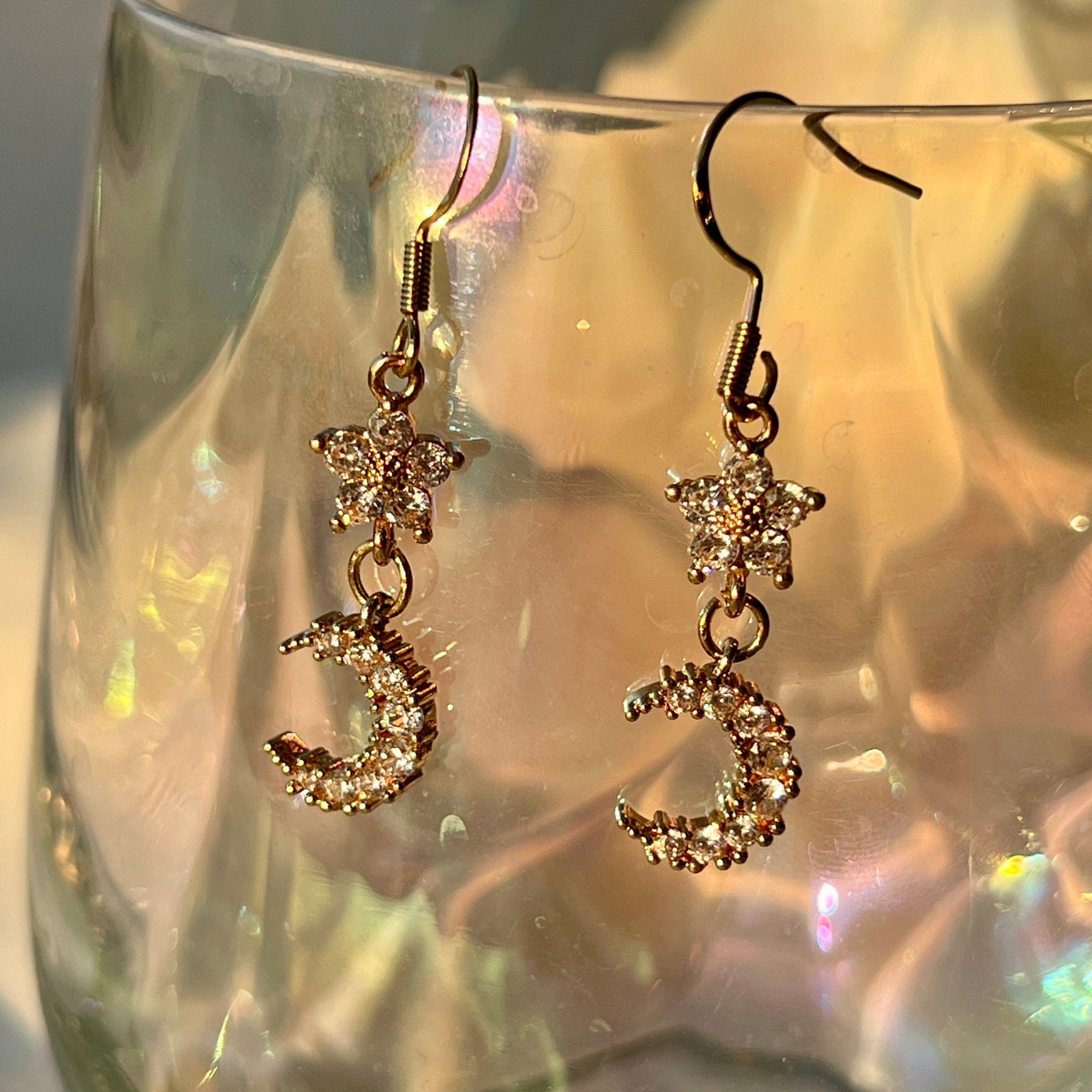 Handmade Earrings/Vintage-Style Zircon Earrings/14k Gold Shape Vintage Mesh/Gold Necklace Stainless Steel Waterproof Anti tarnish Gold Jewelry/good luck gifts/gift for her/Microset/Zircon Gemstones/Diamond Earrings/ Heart Jewelry/ Princess Collection/ Anniversary Gift