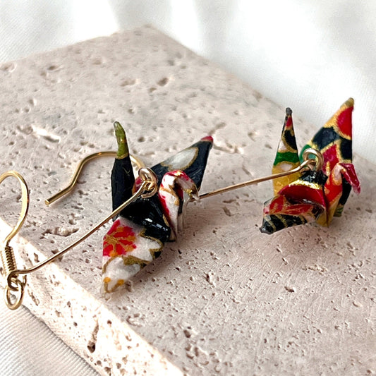 Handmade Earrings/ Vintage-Style Origami Paper Crane Earring/ 14k Gold Shape Vintage Mesh Earring/ Gold Earring Stainless Steel Waterproof Anti Tarnish Gold Jewelry/ Good Luck Gifts/ Gift for Her/ Good Fortune/ Kyoto Yuzen Washi
