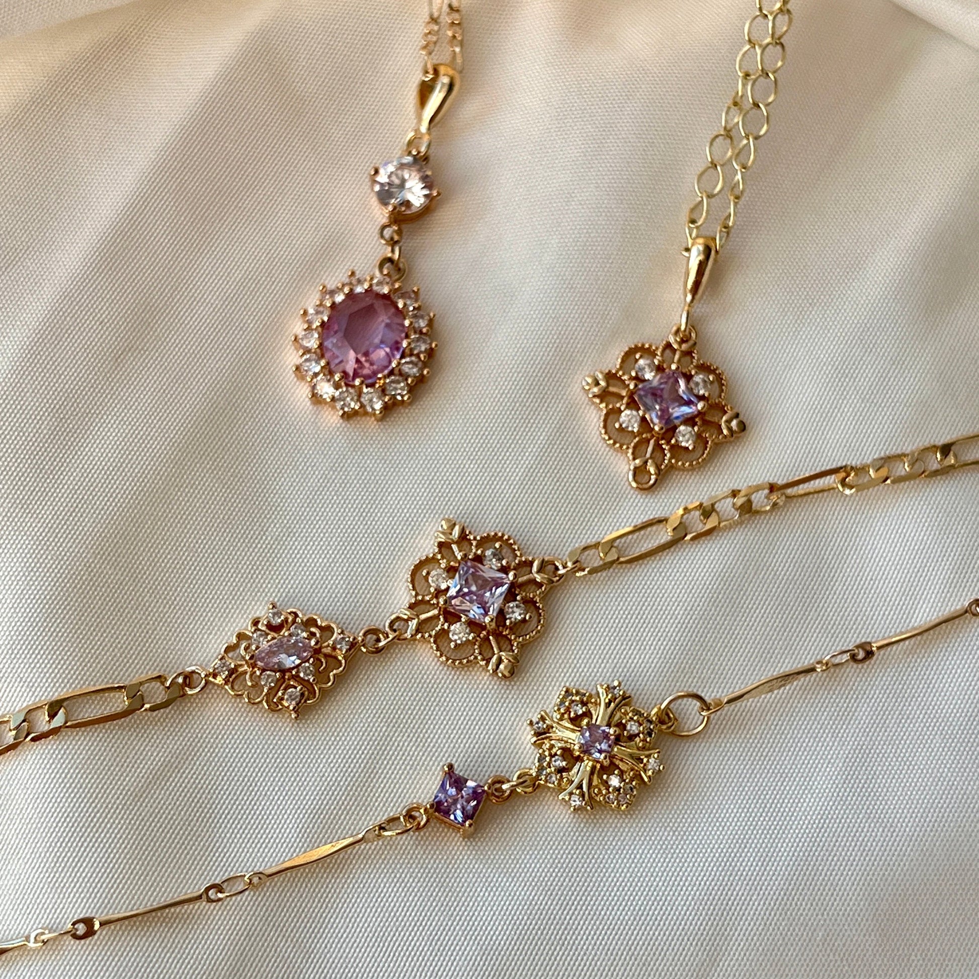 Handmade Bracelet/Vintage-Style Zircon Bracelet/14k Gold Shape Vintage Mesh Bracelet/Gold Bracelet Stainless Steel Waterproof Anti tarnish Gold Jewelry/good luck gifts/gift for her/Microset/Diamond Bracelet/ Heart Jewelry/ Princess Collection/ Anniversary Gift