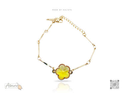 Lucky Charm Five-Petaled Flower Motif Bracelet