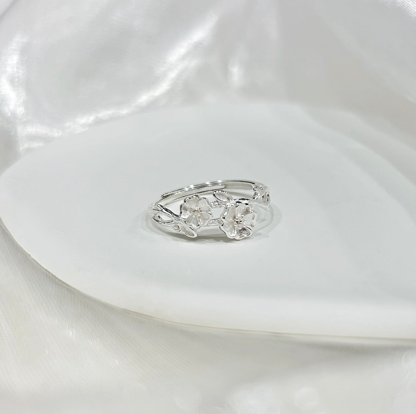 Plum Blossom Fragrance from Bitter Cold Ring